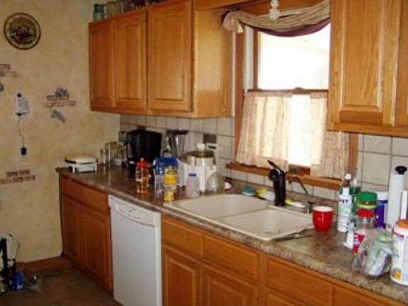 4th image of 2955 300th St