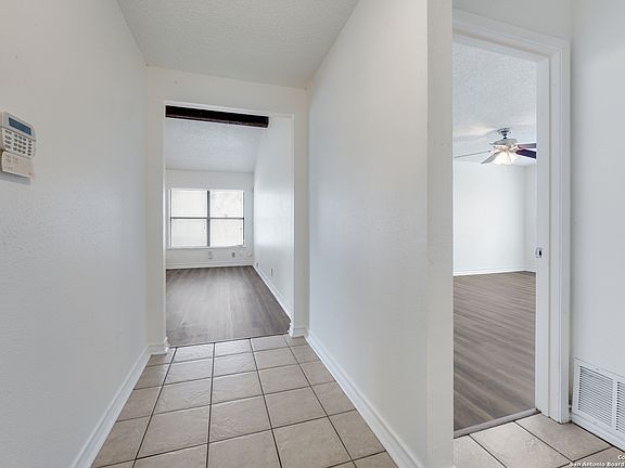 4th image of 10223 DUGAS DR
