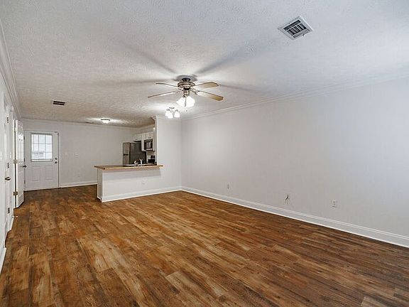 3rd image of 105 Westchester Dr APT C7