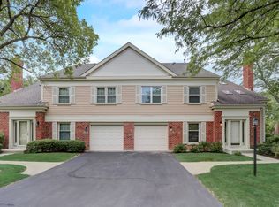 2450 Hunter Dr, Arlington Heights, IL 60004