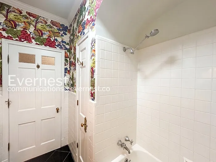 756 S Willett St — Photo 26
