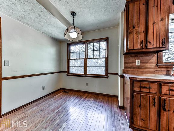 5th image of 103 Bristol Sq