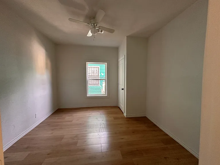 2438 Harding St — Photo 19