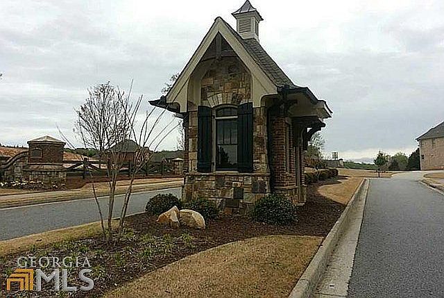 2nd image of 1339 Woodtrace Ln