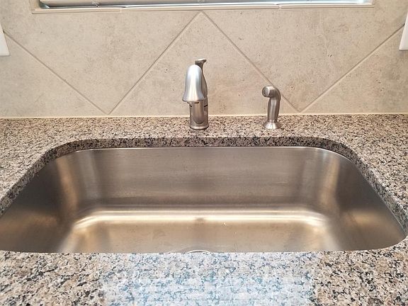 5th image of 16514 Veneta Ct