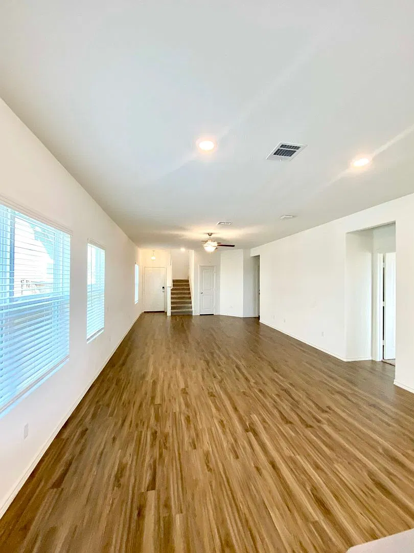 Spacious 4 Bed 2 bath in Orchard Ridge — Photo 3
