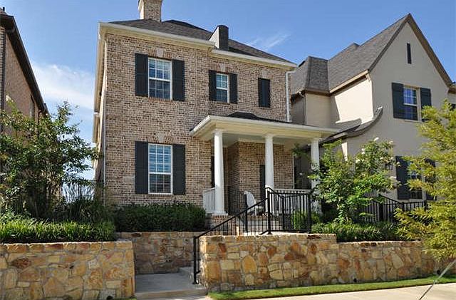 1st image of 2248 Longwood Dr