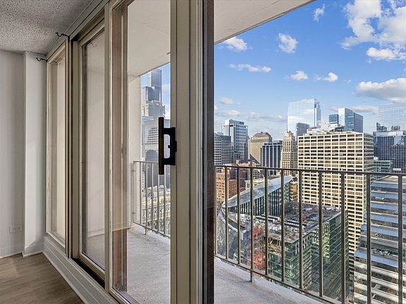 5th image of 200 N Dearborn St Unit 4108