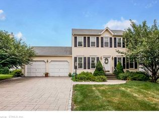 20 Stagecoach Cir, Milford, CT 06460