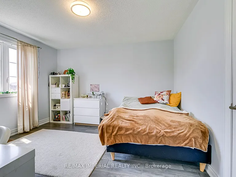 1511 Greenridge Cir — Photo 32