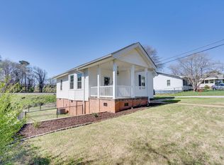 37 Lawrence St, Lyman, SC 29365