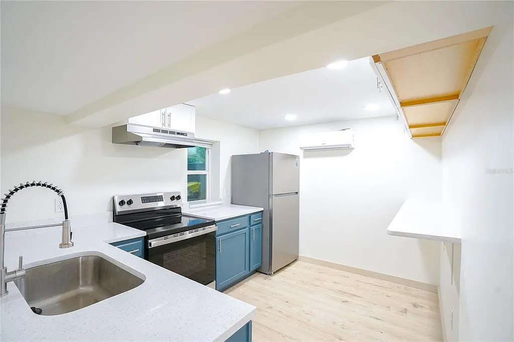2 bed, 1.0 bath, 600 sqft, $1,700 — Photo 4