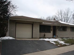 120 S Hine Ave, Waukesha, WI 53188