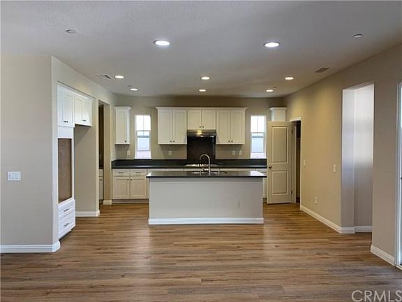 4th image of 14430 Willamette Ave