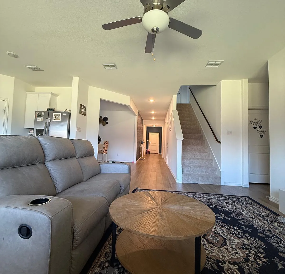 4 bed, 2348 sqft, $2,700 — Photo 4
