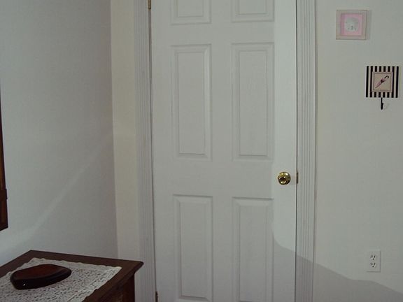 5th image of 1 Bennington Lane #B