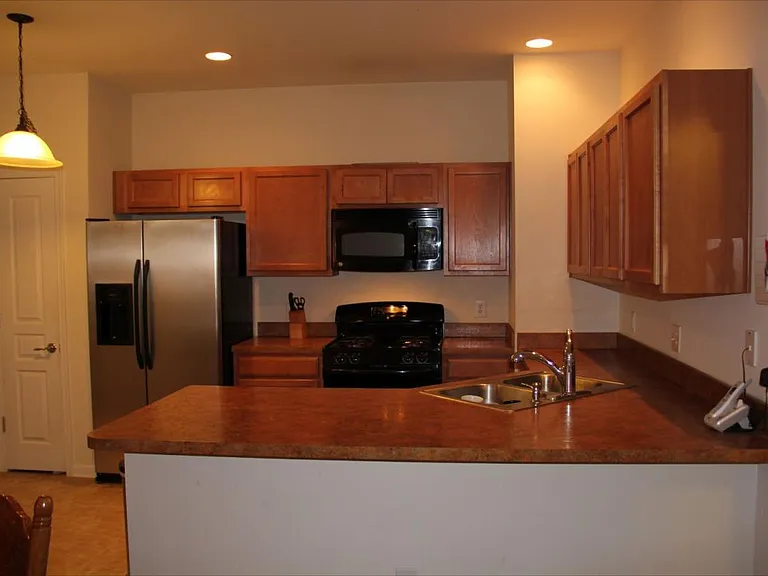 8506 Putnam Ct — Photo 7