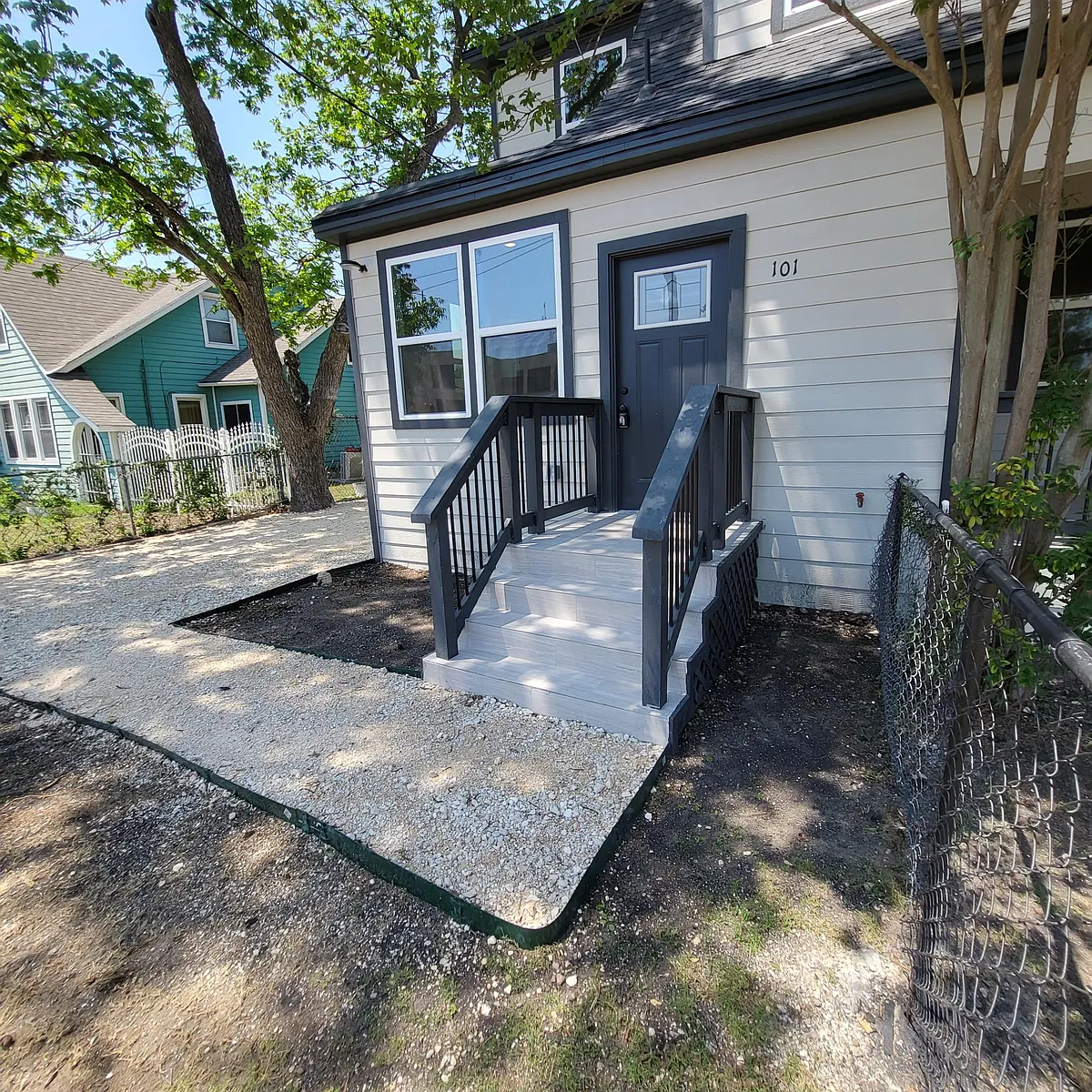 Building Photo - 647 Hammond Ave #101