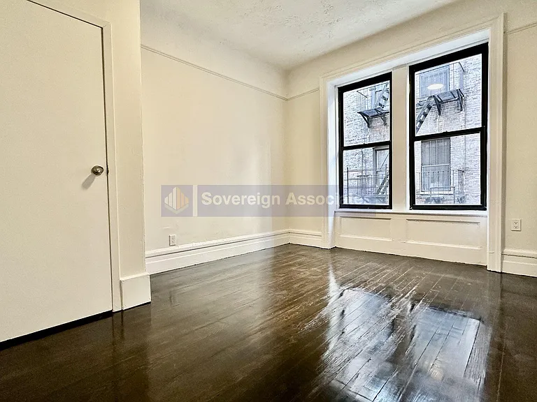 209 W 108th St #5 — Photo 4