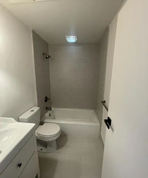 920 Montgomery St #211 — Photo 7