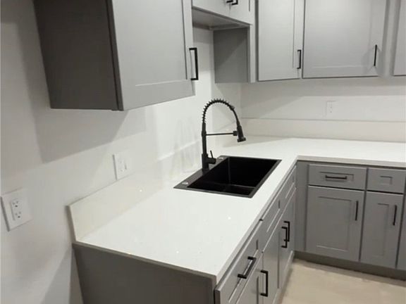 3rd image of 18117 Poinciana Rd