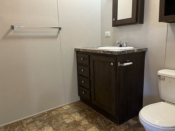5th image of 4275 Hadleigh Dr