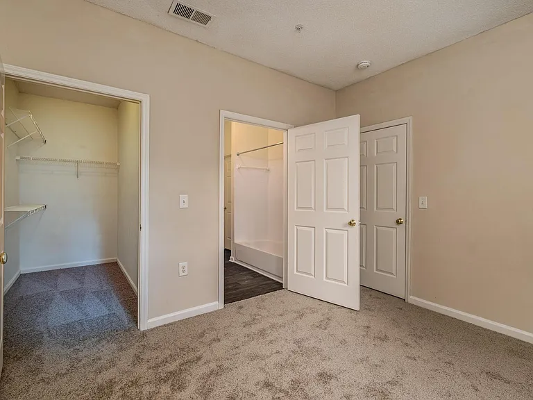 Argyle Place Apartment Homes — Photo 36