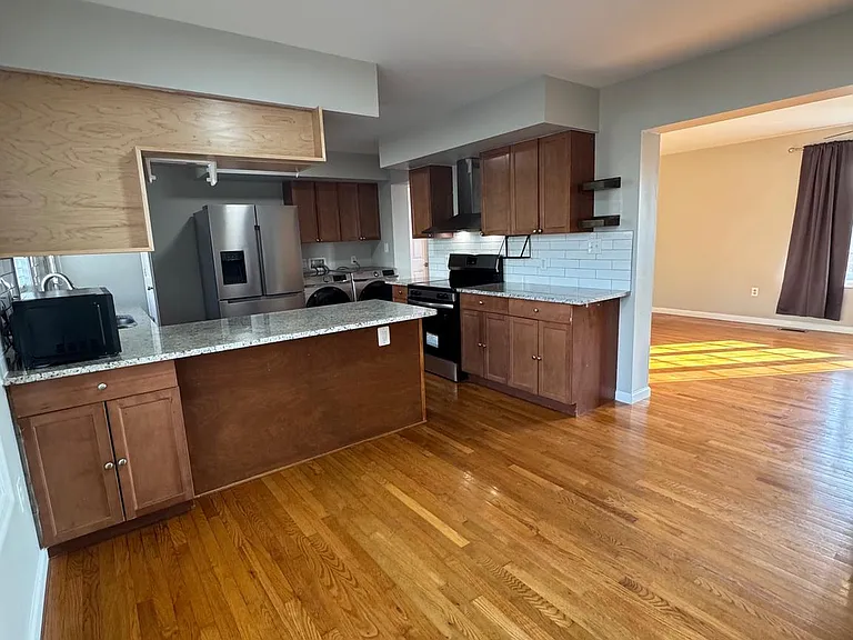 14780 Jordan Ln — Photo 12
