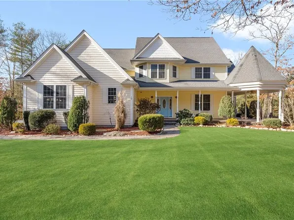 10 Shady Grove Rd, Hope Valley, RI 02832