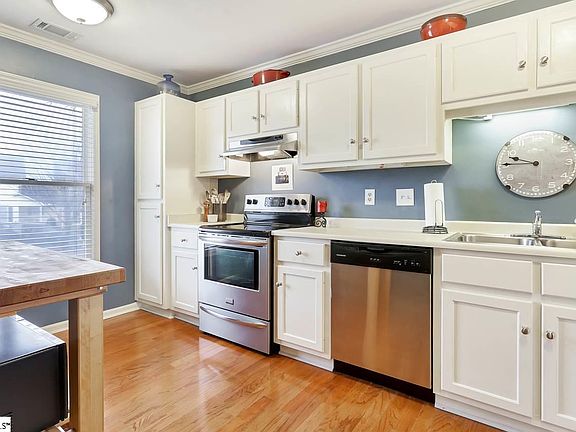 4th image of 2808 E North St Unit 11
