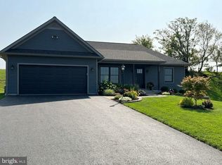 108 Starlight Ln, Lebanon, PA 17046