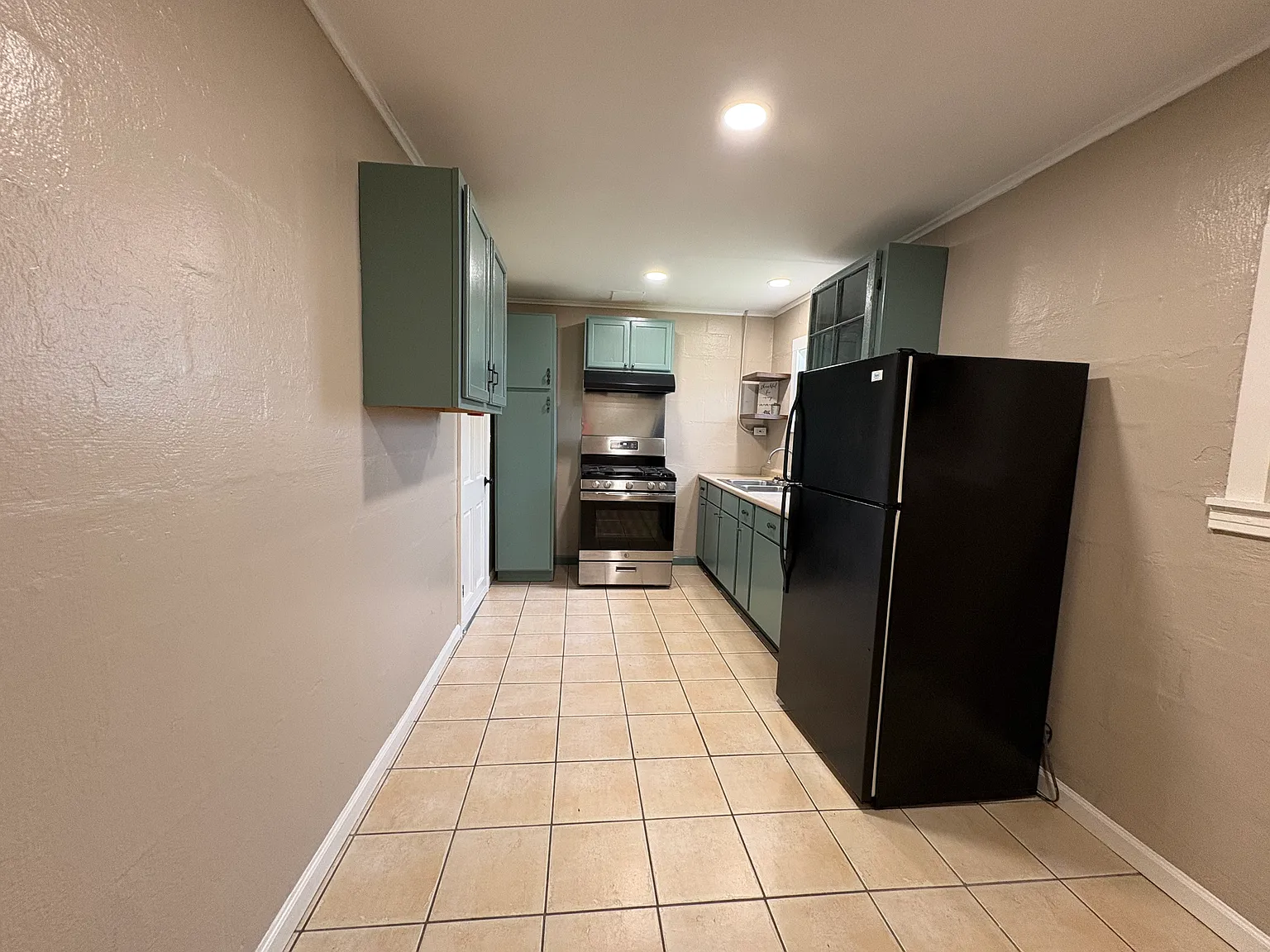 322 Jane Ave — Photo 4