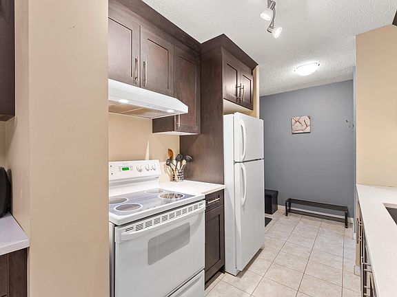 4th image of 10175 114th St NW #503