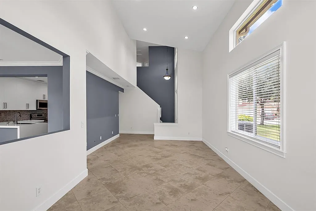 3 bed, 1623 sqft, $4,800 — Photo 3