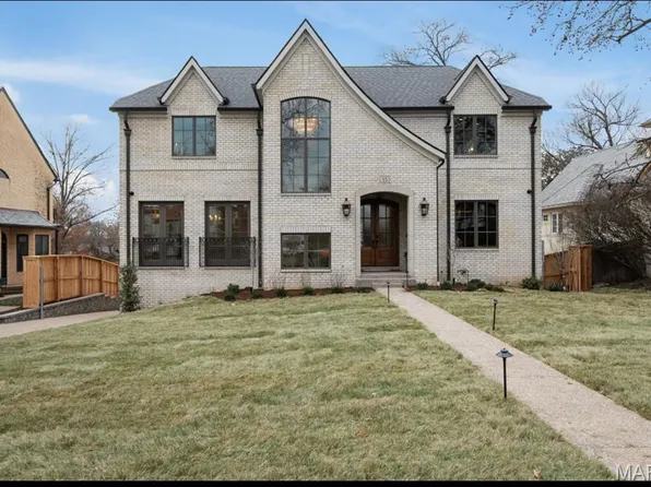 55 Crestwood Dr, Saint Louis, MO 63105