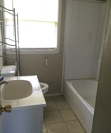 5th image of 266 E Formosa Blvd