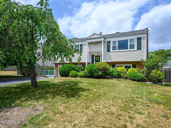 2nd image of 409 Fairfield Way