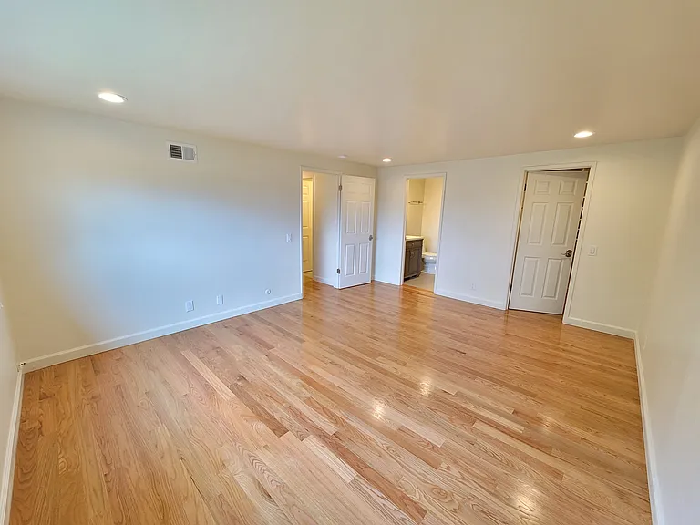 1093 Jamaica St — Photo 8
