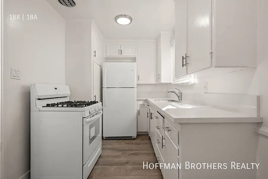 6050 10th Ave Los Angeles, CA 90043 — Photo 2