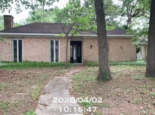 10030 Green Tree Rd, Houston, TX 77042