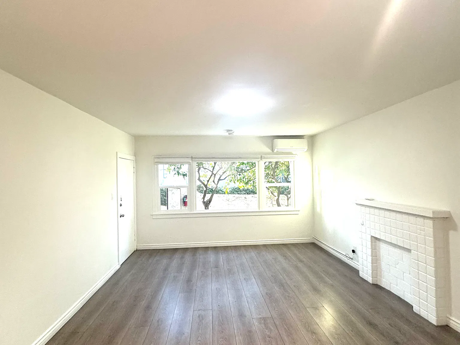 2 bed, 750 sqft, $2,450 — Photo 1
