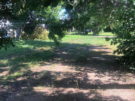 2nd image of 410 1st St NW