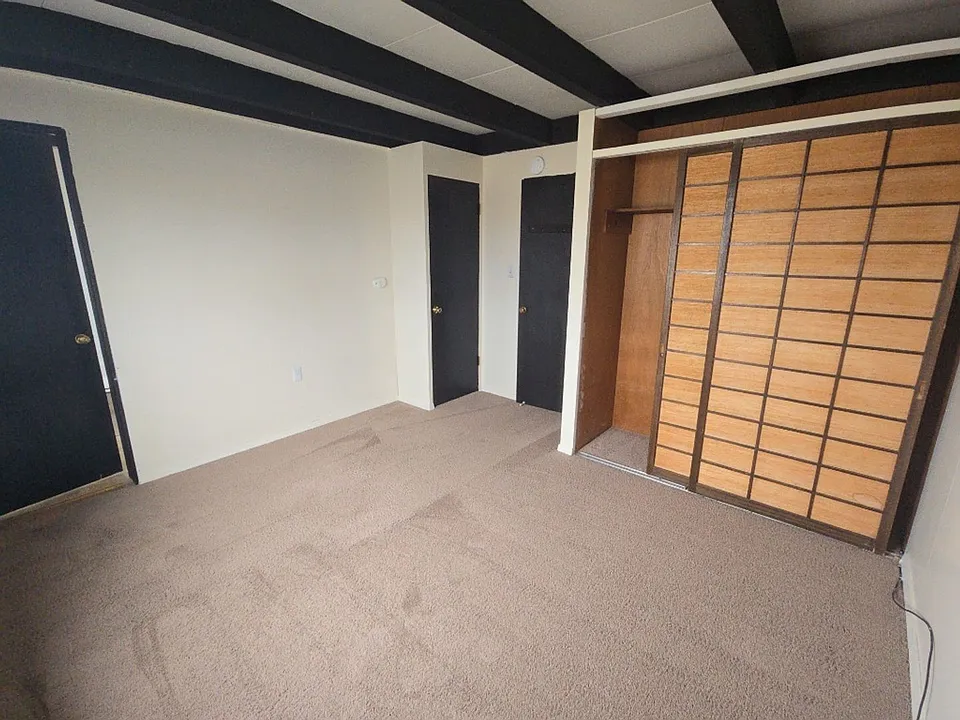 Building Photo 5