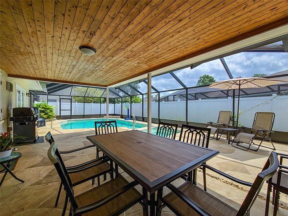3rd image of 360 Oleander Pl