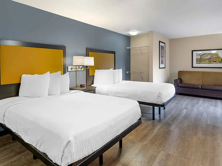 Deluxe Studio - 2 Full Beds