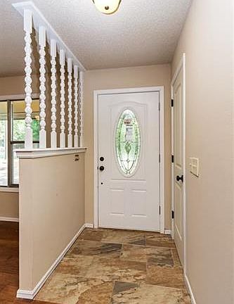 3rd image of 34 Lancaster Dr