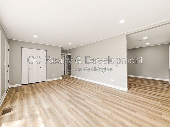 5th image of 2804 School Dr