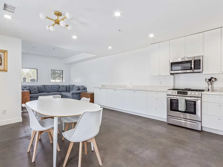 1017 E Garfield St #B — Photo 9