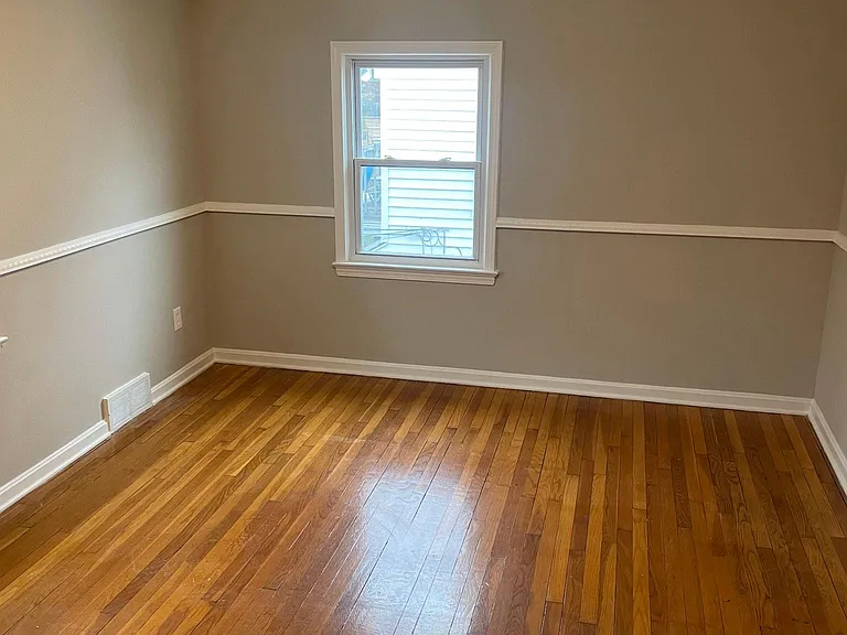 Bedroom 1 of 3