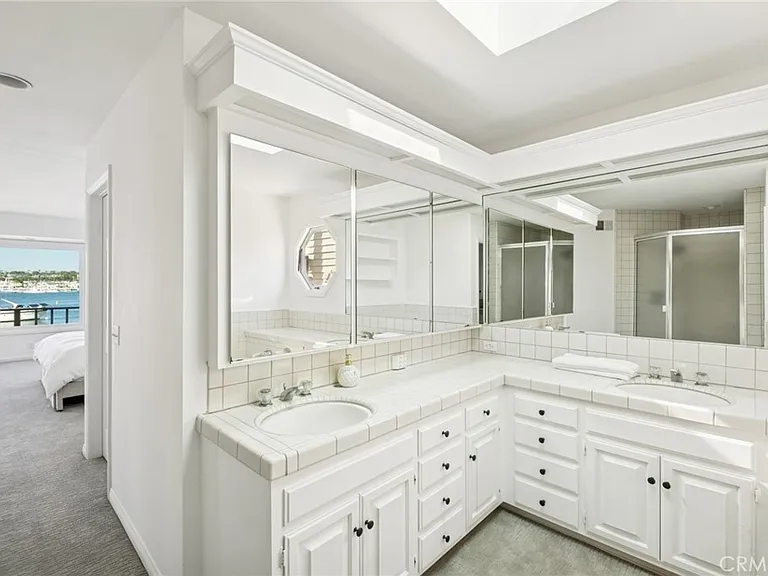 1214 E Balboa Blvd — Photo 20